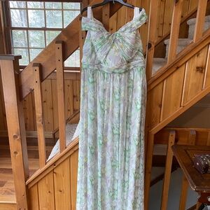 Adrianna Papell White and Green Ruffled Tiered Gown